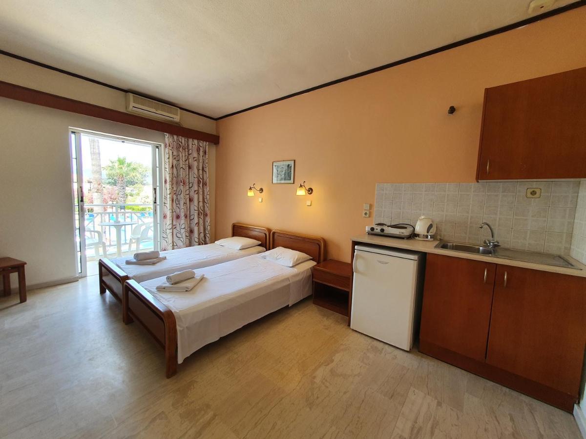 Vivian Hotel Laganas Exterior photo